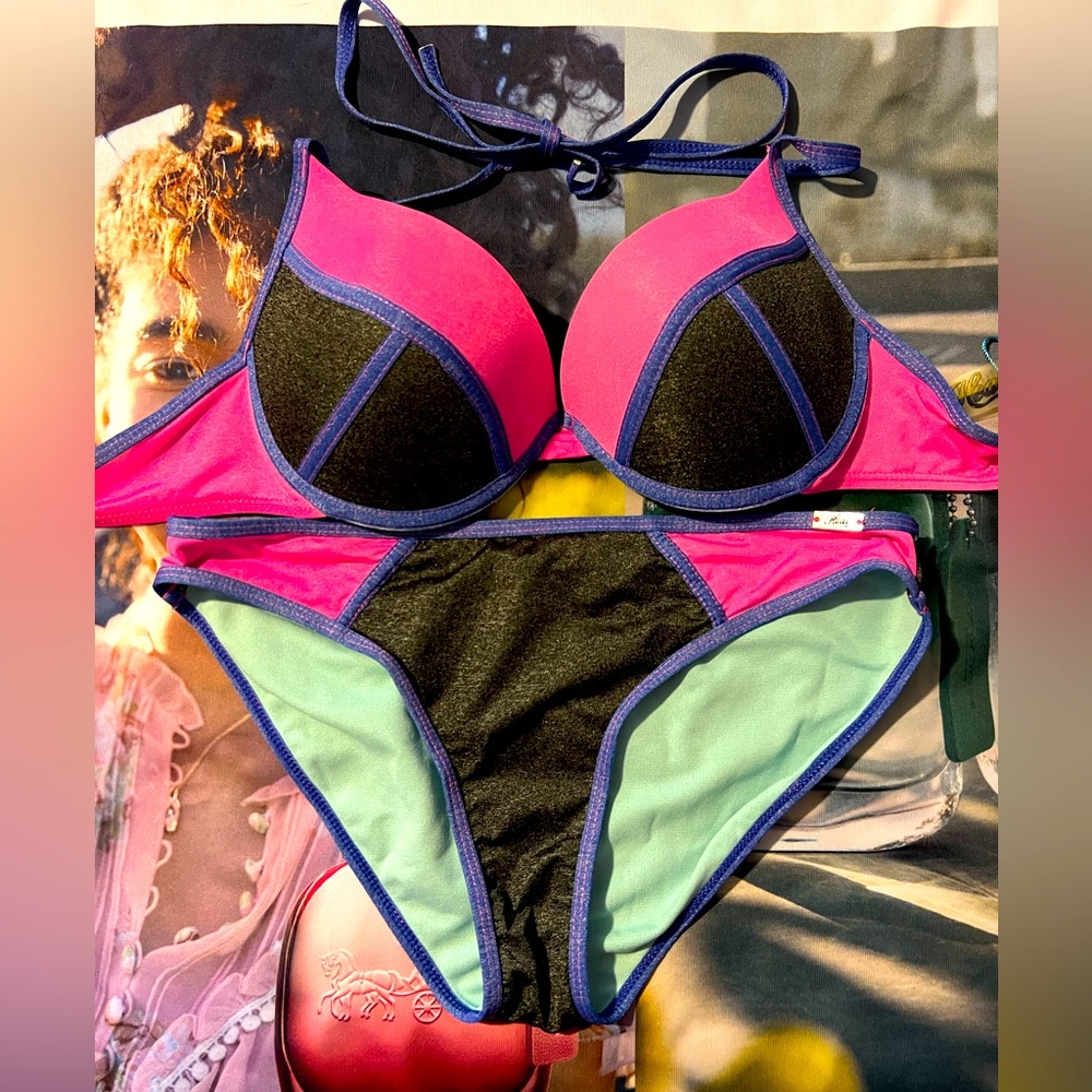 HEAT Swimwear Bikini Top and Bottoms ColorBlock S-Top M-Bottom